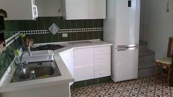 Cozy House Facing The Sea