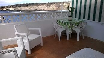 Cozy House Facing The Sea