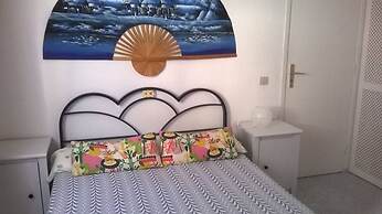 Cozy House Facing The Sea