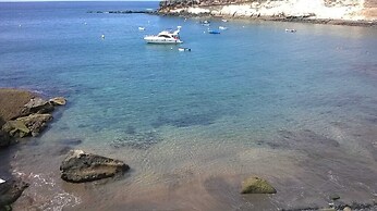 Cozy House Facing The Sea
