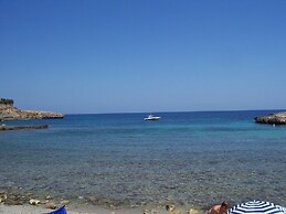 Villa With Pool and air Conditioning