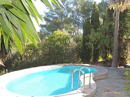 Villa With Pool and air Conditioning