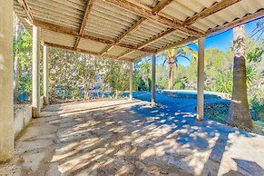 Villa With Pool and air Conditioning