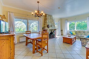 Villa With Pool and air Conditioning