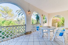 Villa With Pool and air Conditioning