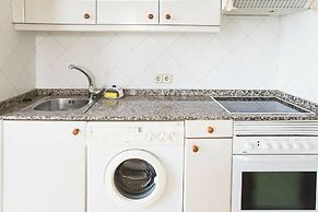 Centric Flat Unbeatable Area, Close to the Beach