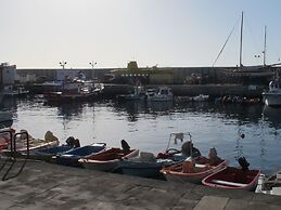 Harbour 11 Apartment