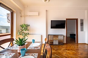 Downtown Victoria Apartments By CityBookings