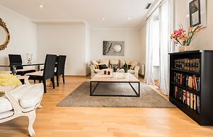 Prado Museum Apartment