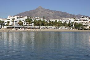 Beachfront Apt for a no Car Holiday Puerto Banus, Free Wifiparkingtvai
