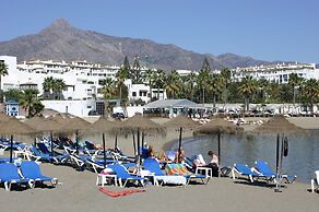 Beachfront Apt for a no Car Holiday Puerto Banus, Free Wifiparkingtvai