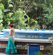 Beachfront Apt for a no Car Holiday Puerto Banus, Free Wifiparkingtvai