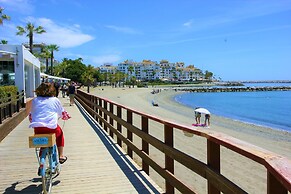 Beachfront Apt for a no Car Holiday Puerto Banus, Free Wifiparkingtvai