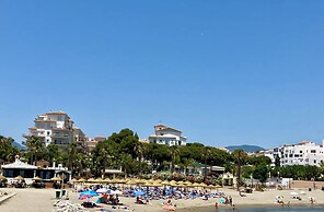 Beachfront Apt for a no Car Holiday Puerto Banus, Free Wifiparkingtvai