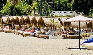 Beachfront Apt for a no Car Holiday Puerto Banus, Free Wifiparkingtvai