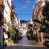 Beachfront Apt for a no Car Holiday Puerto Banus, Free Wifiparkingtvai