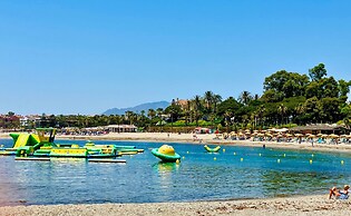 Beachfront Apt for a no Car Holiday Puerto Banus, Free Wifiparkingtvai