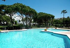 Beachfront Apt for a no Car Holiday Puerto Banus, Free Wifiparkingtvai