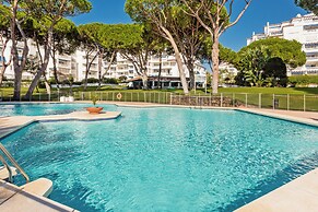 Beachfront Apt for a no Car Holiday Puerto Banus, Free Wifiparkingtvai