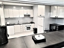 Beachfront Apt for a no Car Holiday Puerto Banus, Free Wifiparkingtvai