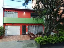 Bed & Breakfast Local Home