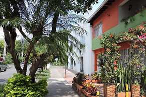 Bed & Breakfast Local Home