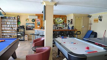 Finca Toredo Large Heated Pool, Hot Tub, Bar Games Room, Gym, Cave, Fr