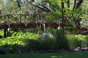 Hamilton Lakeside Motel