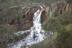 Hamilton Lakeside Motel
