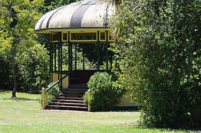 Hamilton Lakeside Motel