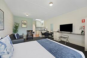 Hamilton Lakeside Motel