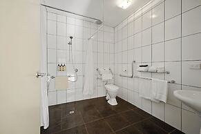 Hamilton Lakeside Motel