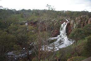 Hamilton Lakeside Motel