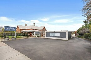 Hamilton Lakeside Motel