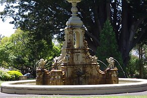 Hamilton Lakeside Motel