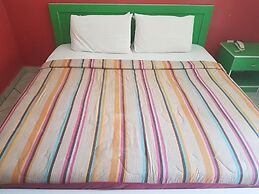 Franzy Suites And Lounge