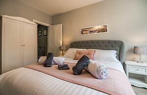 Lady Tenby - 2 Bedroom Luxury Apartment