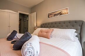 Lady Tenby - 2 Bedroom Luxury Apartment