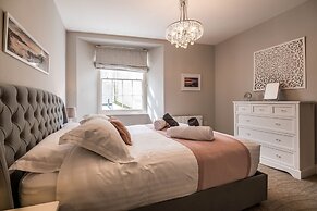 Lady Tenby - 2 Bedroom Luxury Apartment