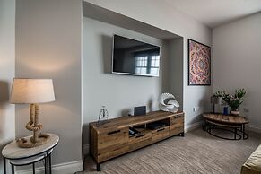 Lady Tenby - 2 Bedroom Luxury Apartment