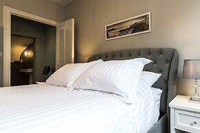 Lady Tenby - 2 Bedroom Luxury Apartment