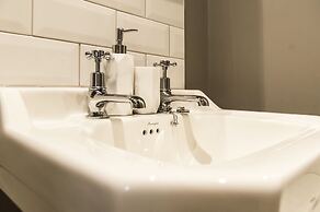 Lady Tenby - 2 Bedroom Luxury Apartment