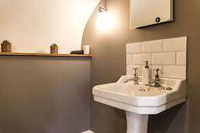 Lady Tenby - 2 Bedroom Luxury Apartment