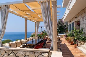 Villa Adrian