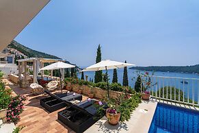 Villa Adrian