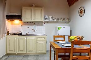 Cozy Summer Retreat - Perfect Location