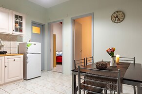 Sunny Summer Retreat - Perfect Location