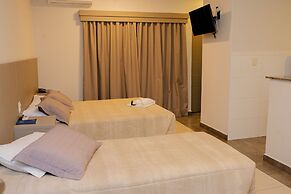 Colonial Flat Hotel