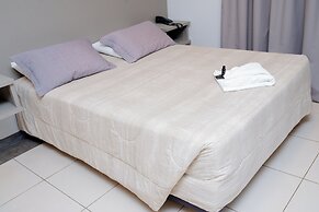 Colonial Flat Hotel