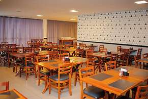Colonial Flat Hotel